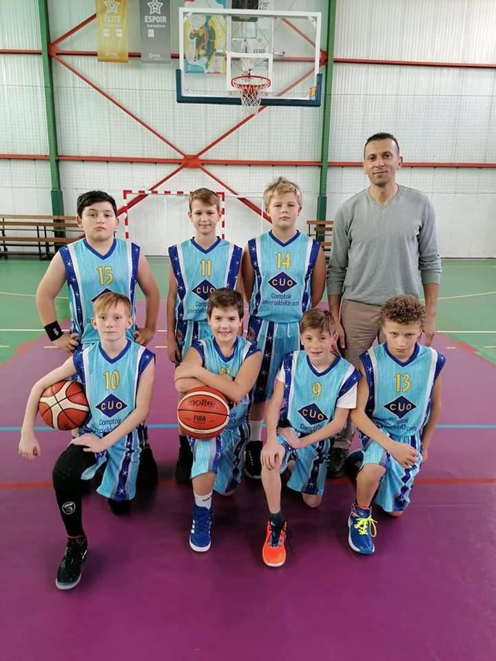 fiers de porter leurs nouveaux maillots signé Comptoiruniverseldelor.com