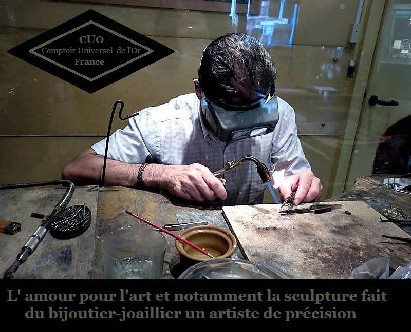 Sculptures à découvrir à Gap près du 24 rue Pérolière avec le comptoir universel de l'or