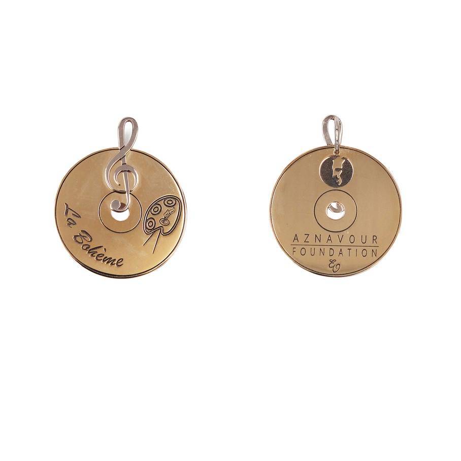 Médailles en or de la Fondation Aznavour crées par Patrick Kaiserlian, gérant du Comptoir Universel de l'Or