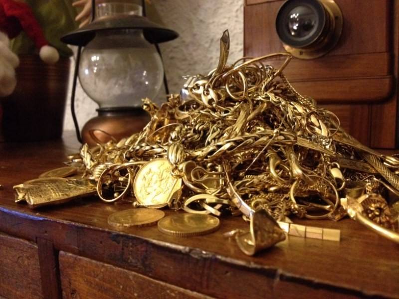 Pouvez-vous me racheter mes bijoux cassés au comptoir universel de l or?